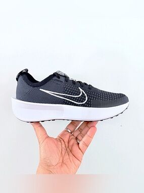 Nike Interact Run Women’s Running Shoes Black, White, Anthracite  7M / 8.5 W